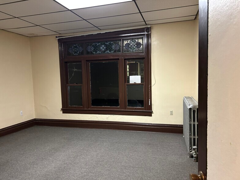 212 N Chestnut St, Scottdale, PA à louer - Photo du bâtiment - Image 2 de 7