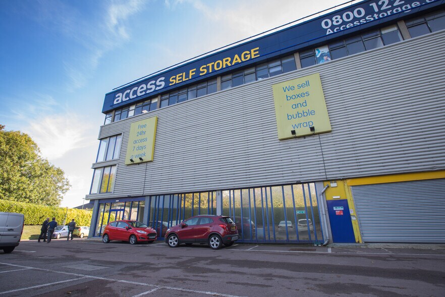 Rankine Rd, Basingstoke à louer - Photo du bâtiment - Image 3 de 6