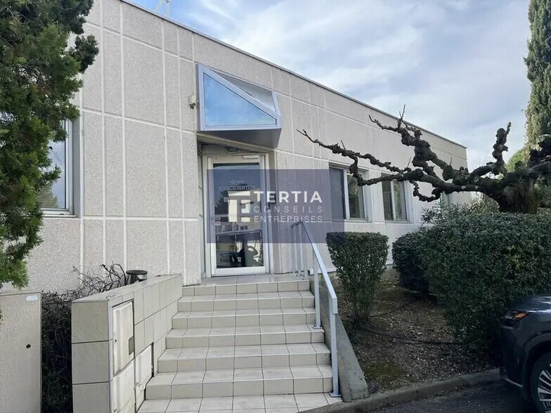 Office in Montpellier for lease - Building Photo - Image 2 of 7