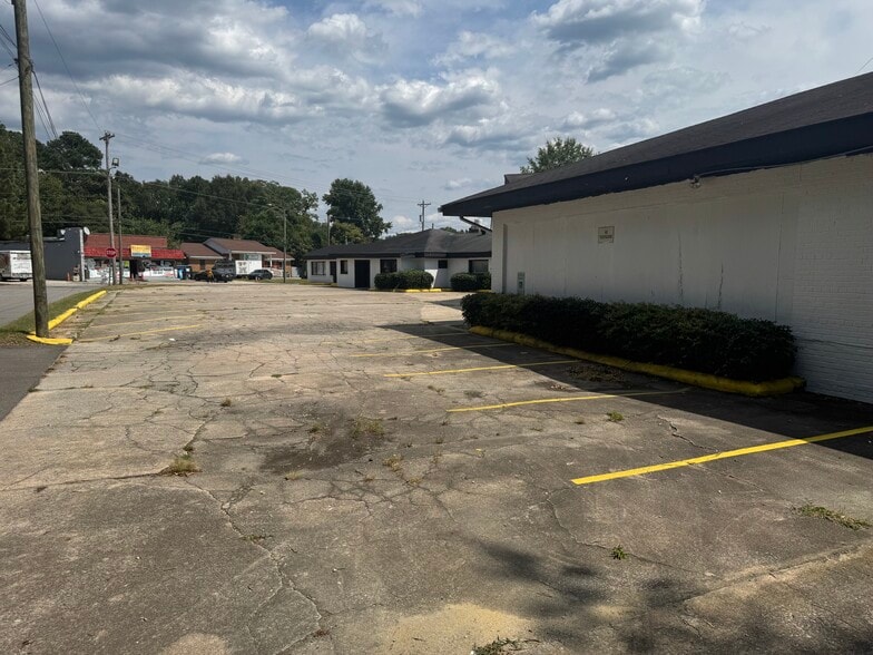 800-810 Cokey Rd, Rocky Mount, NC for lease - Building Photo - Image 3 of 4