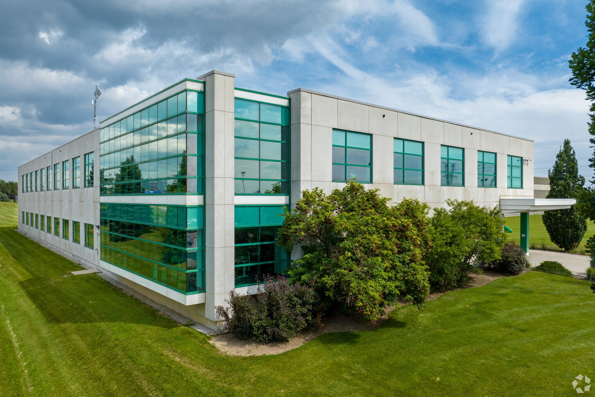 200 Aviva Park Dr, Vaughan, ON à louer Photo du bâtiment- Image 1 de 6
