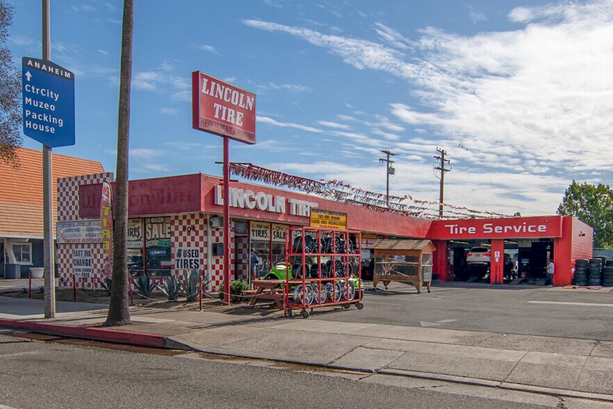 808 W Lincoln Ave, Anaheim, CA à vendre - Photo du bâtiment - Image 2 de 5