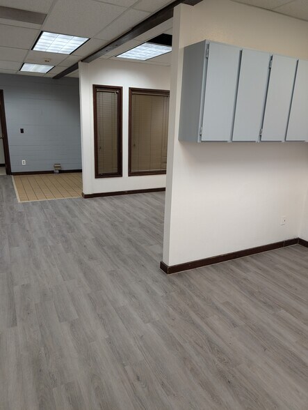 701 N 1st St, Yakima, WA à louer - Photo intérieure - Image 2 de 16