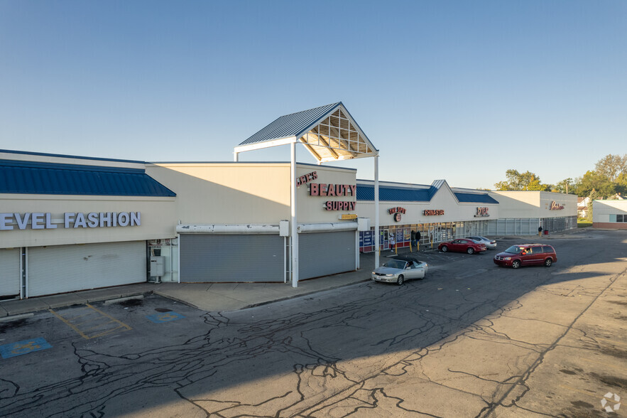 551 Dorr St, Toledo, OH for lease - Building Photo - Image 2 of 6