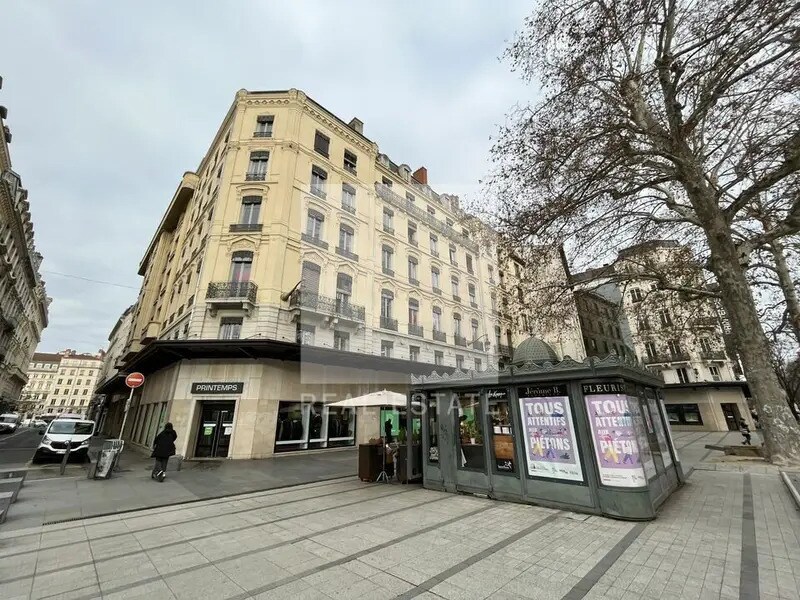 42 Rue De La République, Lyon for lease Building Photo- Image 1 of 13