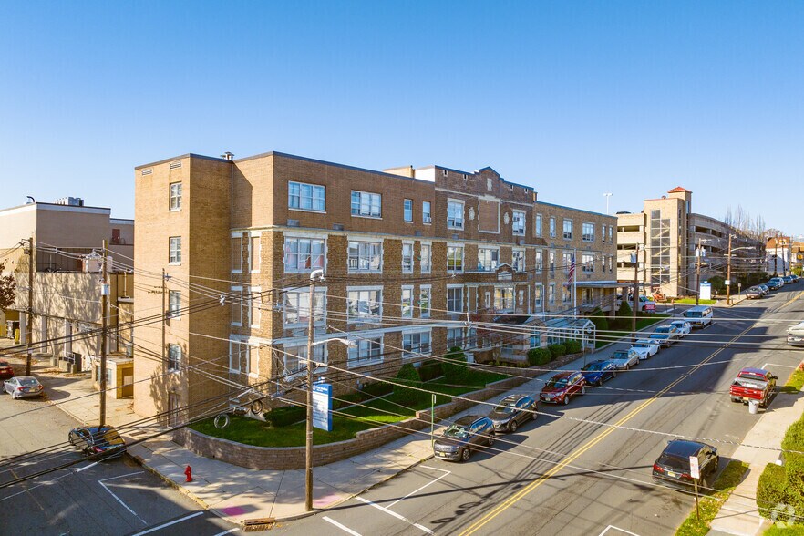 206 Bergen Ave, Kearny, NJ à louer - Photo du bâtiment - Image 2 de 27