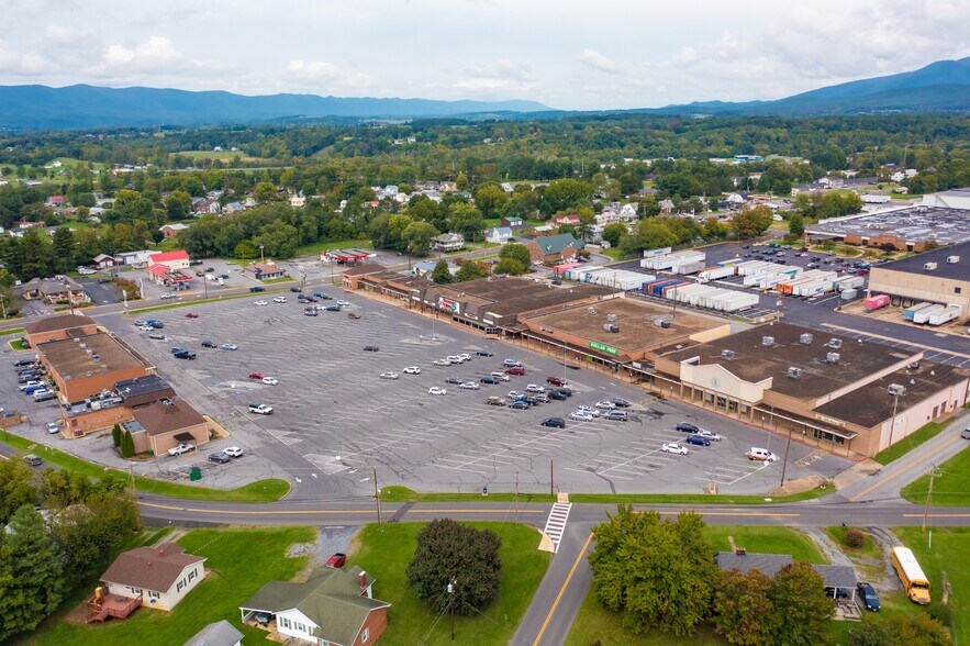 12 Luray Shopping Ctr, Luray, VA à louer - Photo du bâtiment - Image 2 de 11