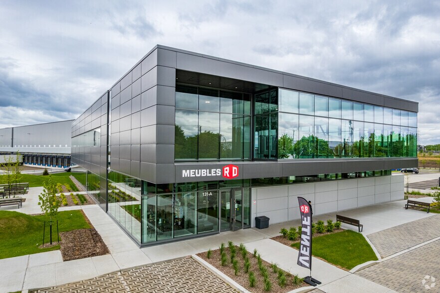 131 Boul Montcalm N, Candiac, QC à louer - Photo du bâtiment - Image 2 de 7