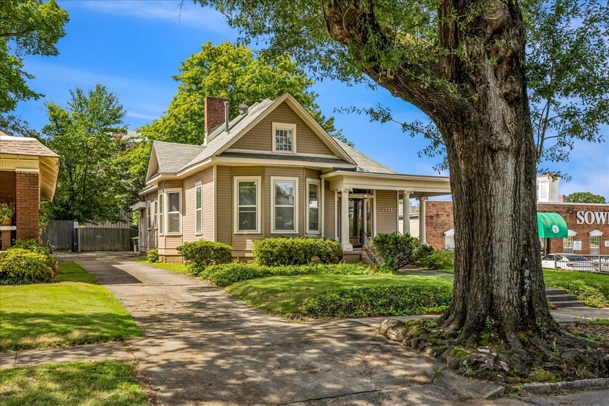 2151 Monroe Ave, Memphis, TN for sale - Building Photo - Image 3 of 34