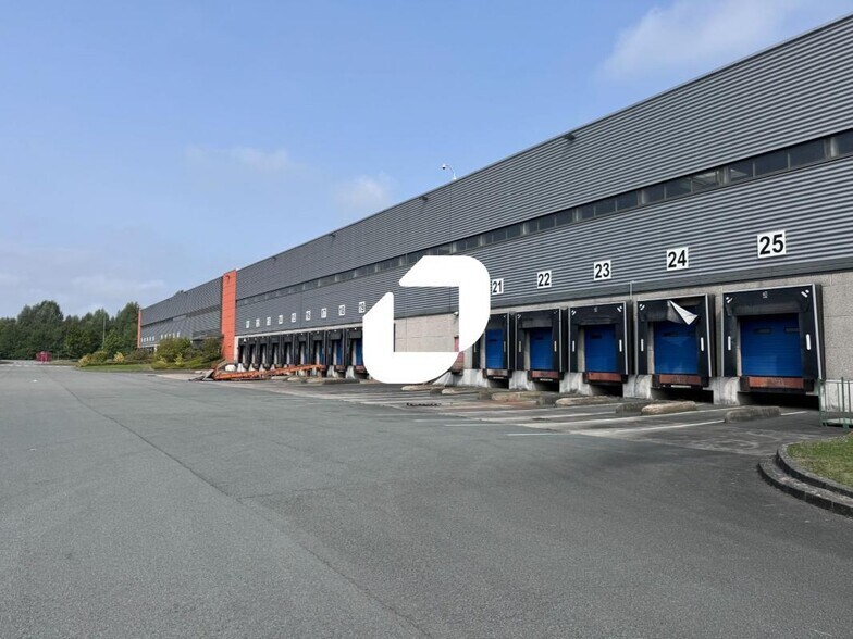 Flex in Houplines for lease - Building Photo - Image 2 of 12