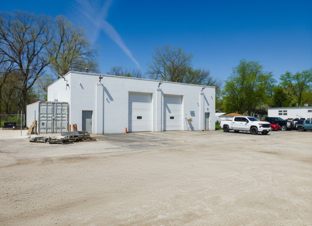 1419 5th Ave, Aurora, IL for lease Building Photo- Image 1 of 6