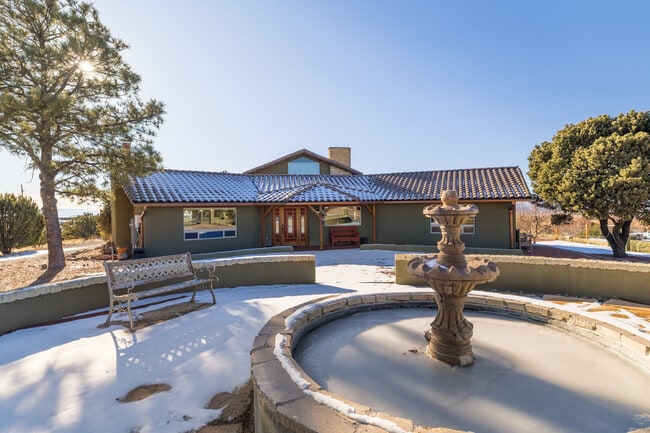 More details for 102 Rabbit Rd, Santa Fe, NM - Specialty for Sale