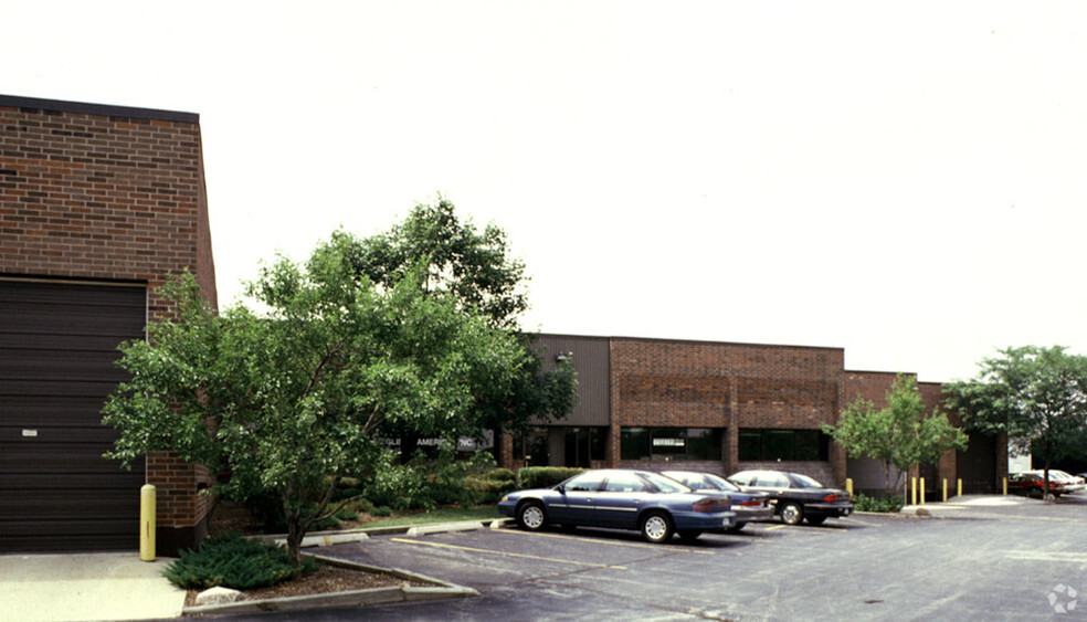 908-938 N Central Ave, Wood Dale, IL for lease - Building Photo - Image 1 of 8