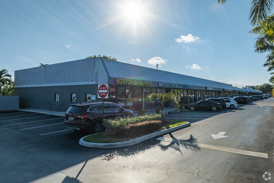 900-964 NE 62nd St, Fort Lauderdale, FL à louer - Photo du bâtiment - Image 2 de 4