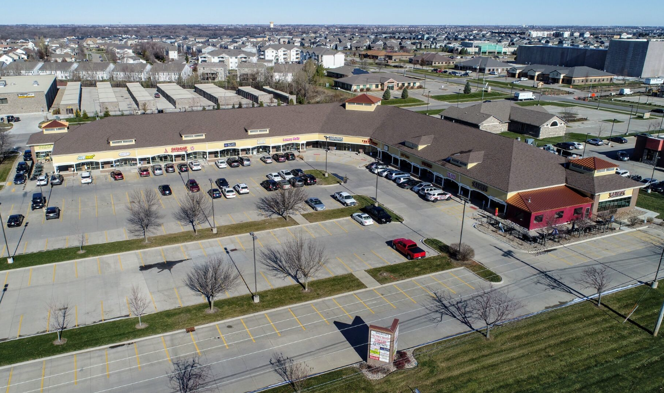 37 NE Carefree Ln, Waukee, IA for lease Primary Photo- Image 1 of 3