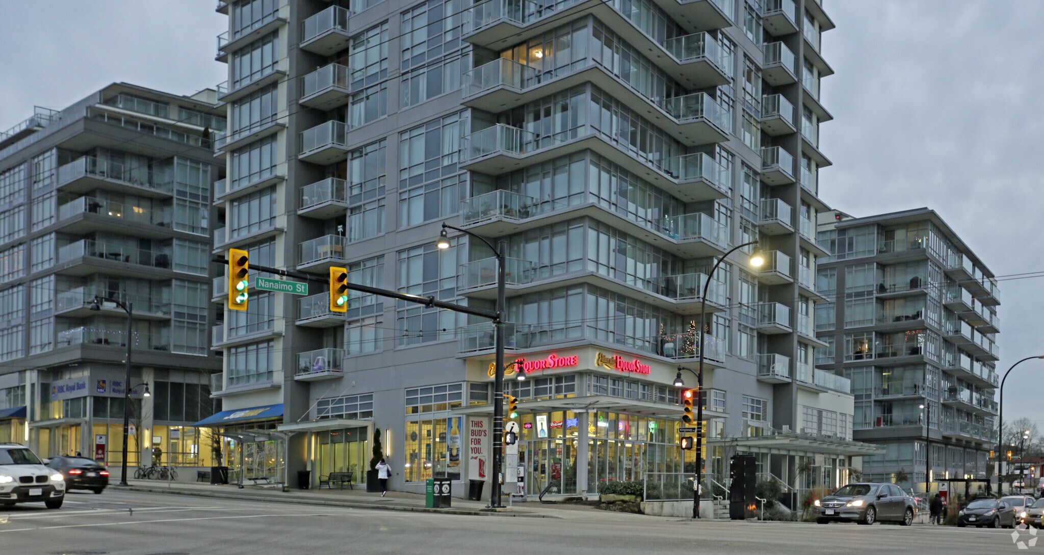 2300 Kingsway, Vancouver, BC à vendre Photo principale- Image 1 de 1