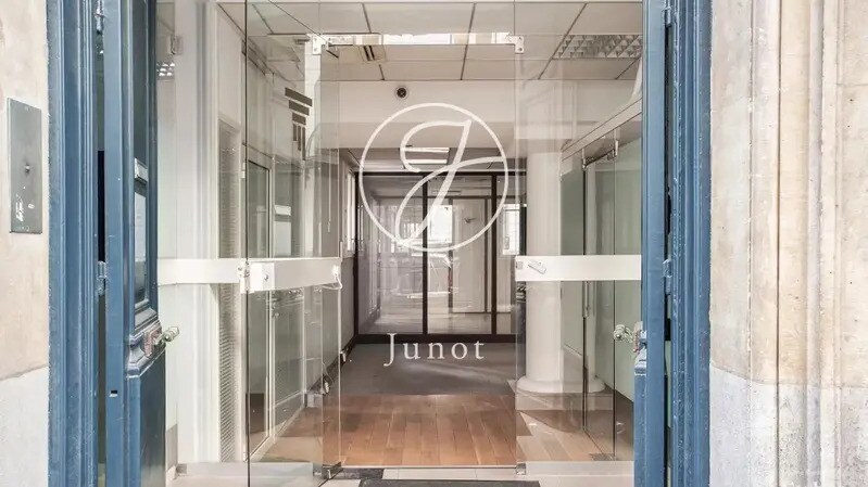 Office in Paris for lease - Lobby - Image 2 of 22