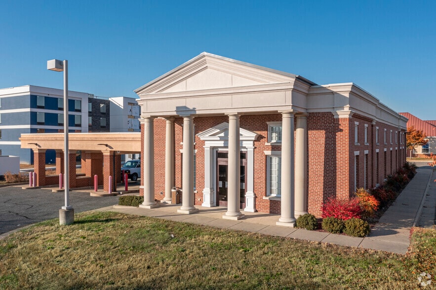 9745 Patriot Hwy, Fredericksburg, VA for lease - Building Photo - Image 2 of 10