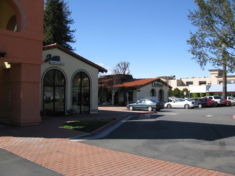 26111 Bouquet Canyon Rd, Santa Clarita, CA for lease - Building Photo - Image 3 of 10