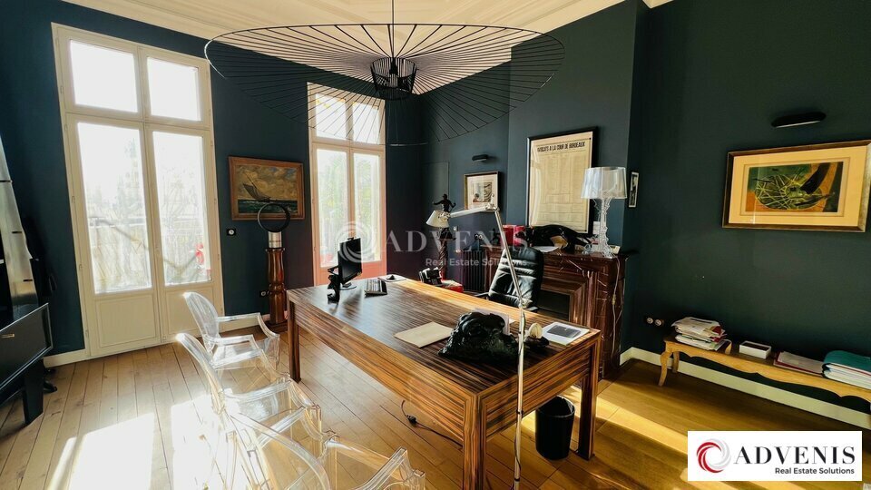 Office in Bordeaux for lease - Building Photo - Image 1 of 12