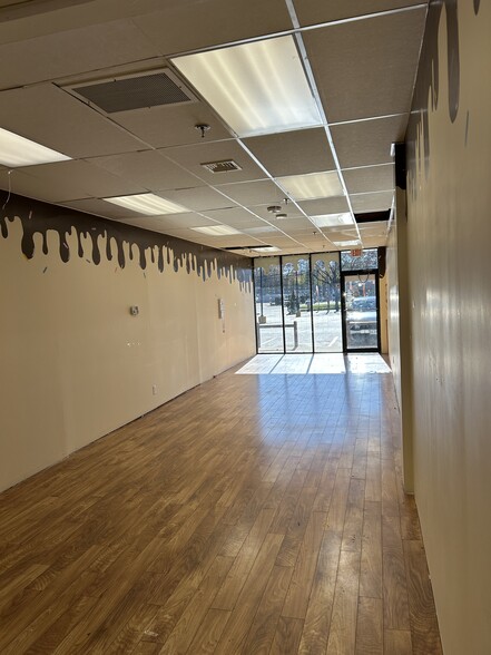 1139-1141 Jericho Tpke, Commack, NY for lease - Building Photo - Image 2 of 5