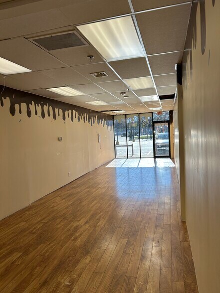 1139-1141 Jericho Tpke, Commack, NY à louer - Photo du bâtiment - Image 2 de 5