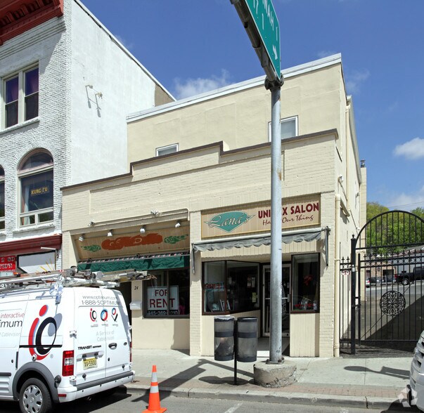 24 Lafayette Ave, Suffern, NY à vendre - Photo du bâtiment - Image 2 de 4