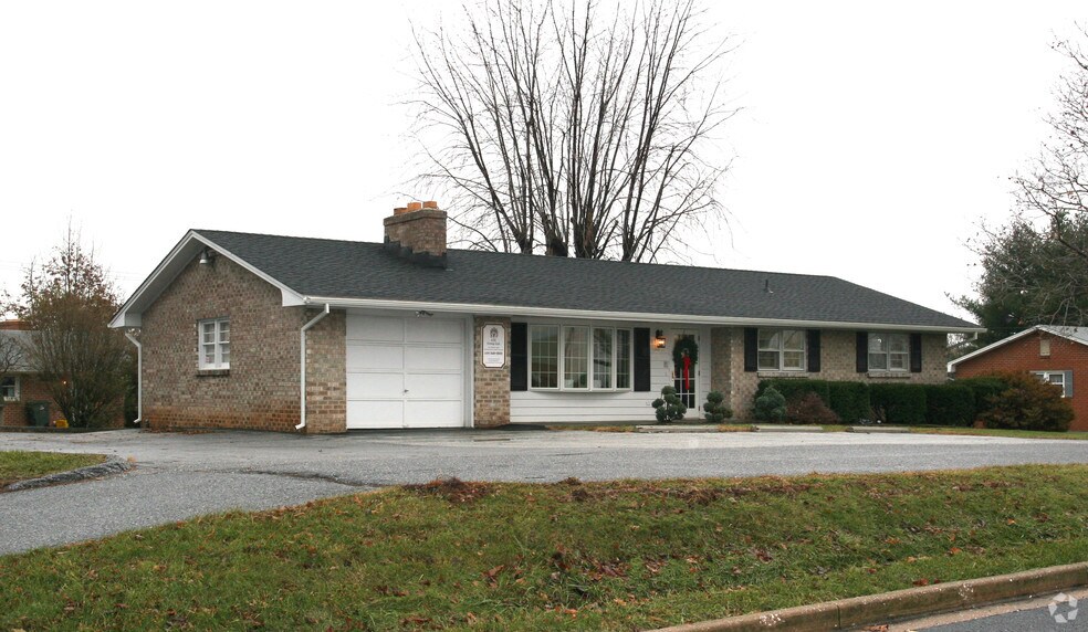 611 Nursery Rd, Westminster, MD à louer - Photo du bâtiment - Image 2 de 52