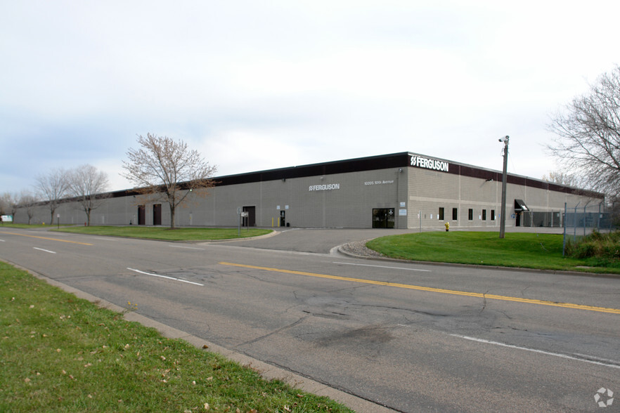 975 N Nathan Ln, Plymouth, MN for lease - Building Photo - Image 1 of 6