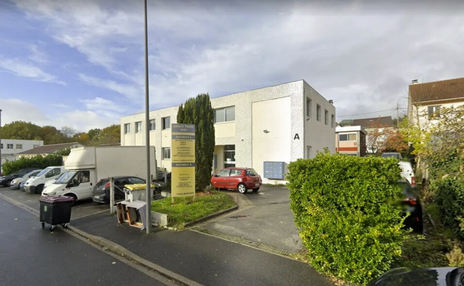 8 Rue Louis Armand portfolio of 2 properties for sale on LoopNet.ca - Primary Photo - Image 1 of 1