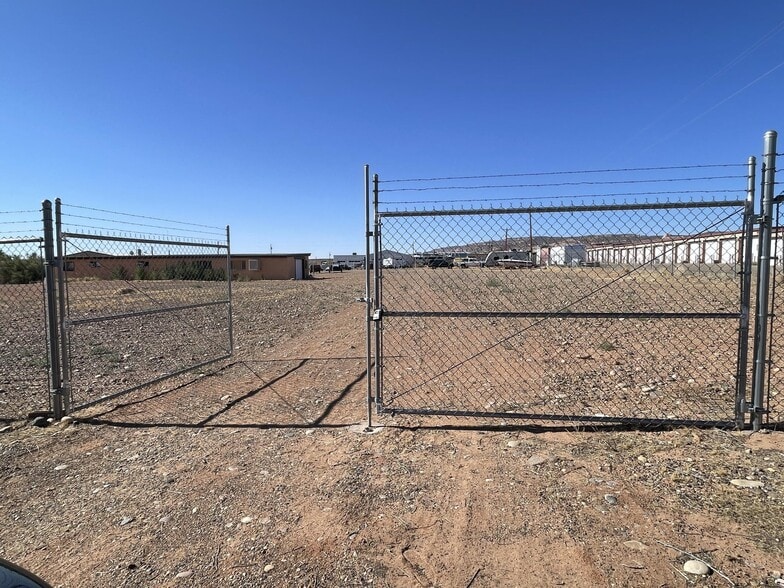 50 E Concord Bridge St, Big Water, UT à vendre - Photo principale - Image 1 de 16