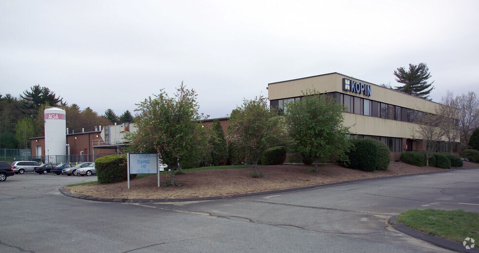 695 Myles Standish Blvd, Taunton, MA à louer - Photo du bâtiment - Image 2 de 4