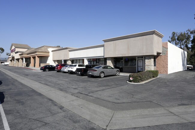 Plus de détails pour 12804-12810 La Mirada Blvd, La Mirada, CA - Commerce de détail à louer