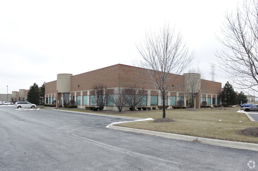 8200 W 185th St, Tinley Park, IL for lease - Building Photo - Image 2 of 12