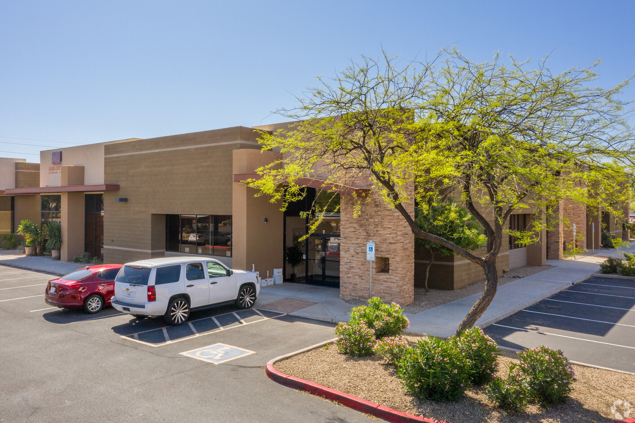 50 N McClintock Dr, Chandler, AZ for sale Primary Photo- Image 1 of 34