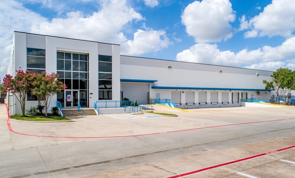4525 Airline Dr, Houston, TX à louer - Photo du bâtiment - Image 2 de 7