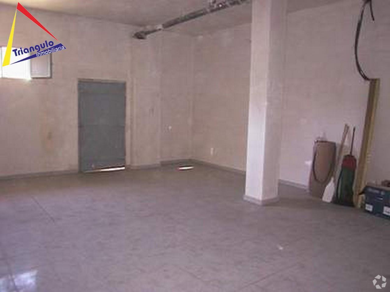Retail in Segovia, Segovia for lease Interior Photo- Image 1 of 2