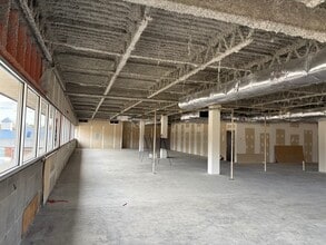 6050-6144 Rose Hill Dr, Alexandria, VA for lease Building Photo- Image 2 of 3