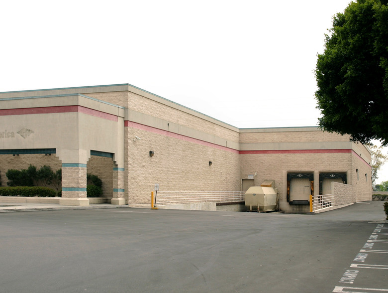 7910 Katella Ave, Stanton, CA for lease - Building Photo - Image 2 of 8