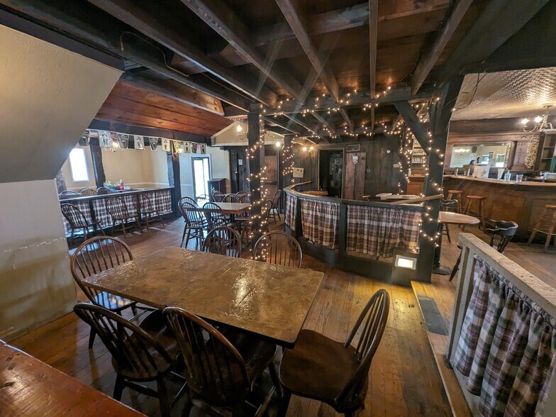 17 Main St, Ballston Lake, NY à louer - Photo intérieure - Image 2 de 27