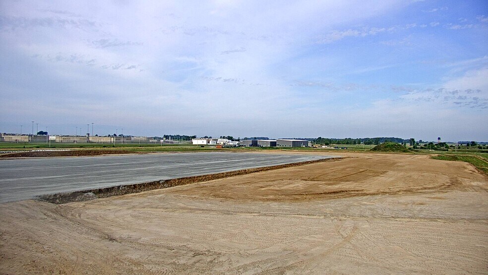 W. 800 S. & S. Innovation Way, Peru, IN à louer - Photo du bâtiment - Image 2 de 9