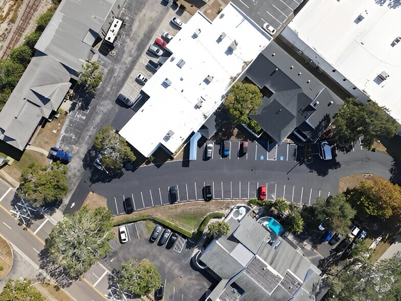 617 Lakeview Rd, Clearwater, FL à louer - Photo du bâtiment - Image 3 de 11