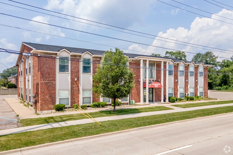 39393 Van Dyke Ave, Sterling Heights, MI for lease - Building Photo - Image 2 of 6