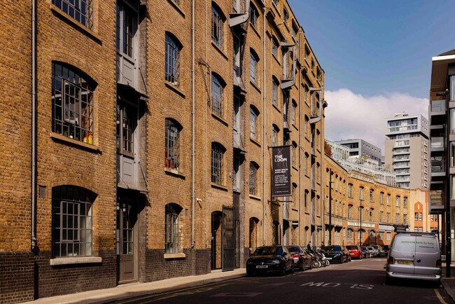 Plus de détails pour 14 Gowers Walk, London - Bureau à louer