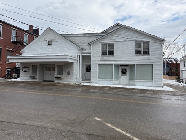 4 South St, Bristol, VT for sale Primary Photo- Image 1 of 34