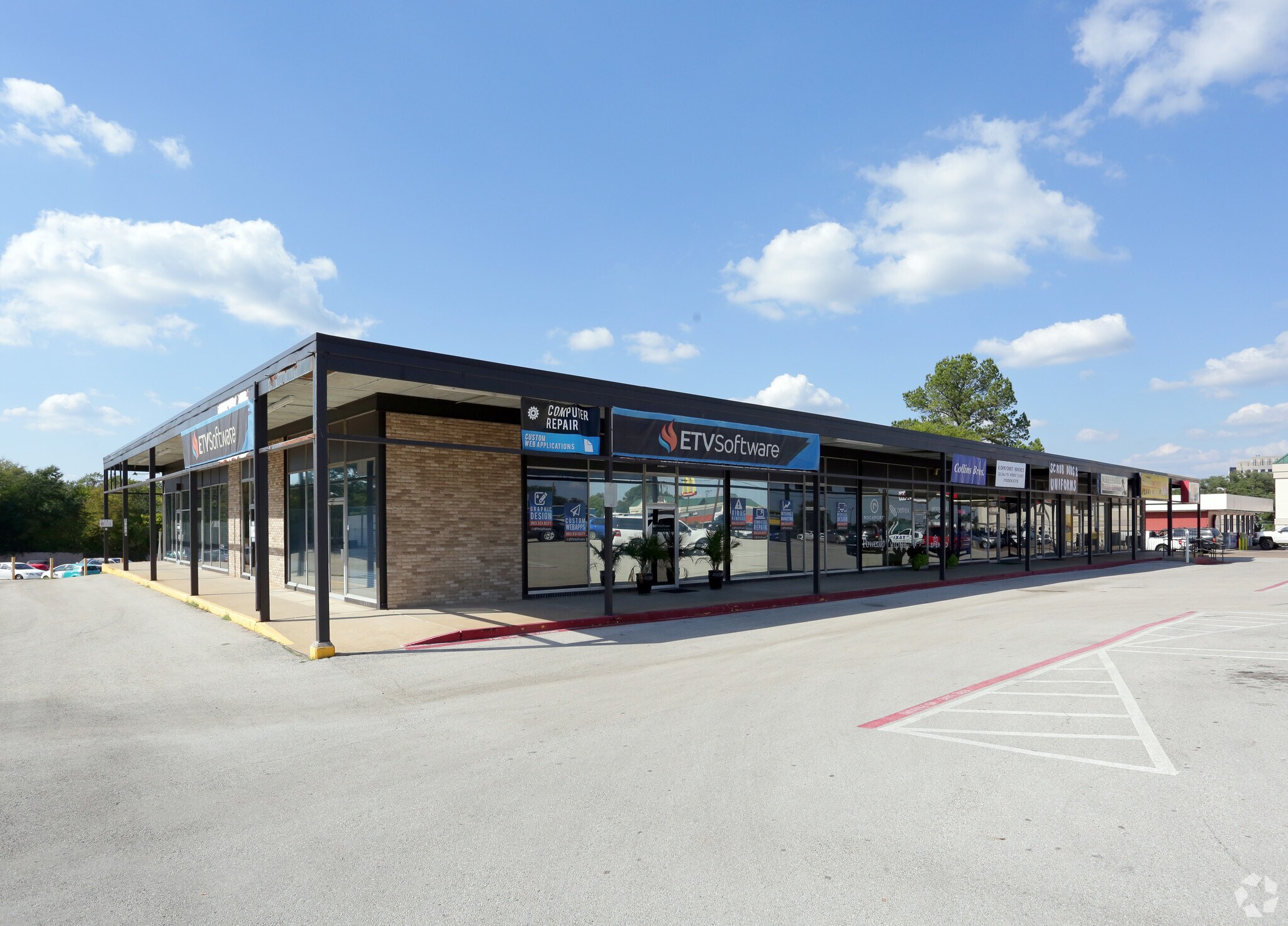 1321-1333 S Beckham Ave, Tyler, TX à louer Photo principale- Image 1 de 3