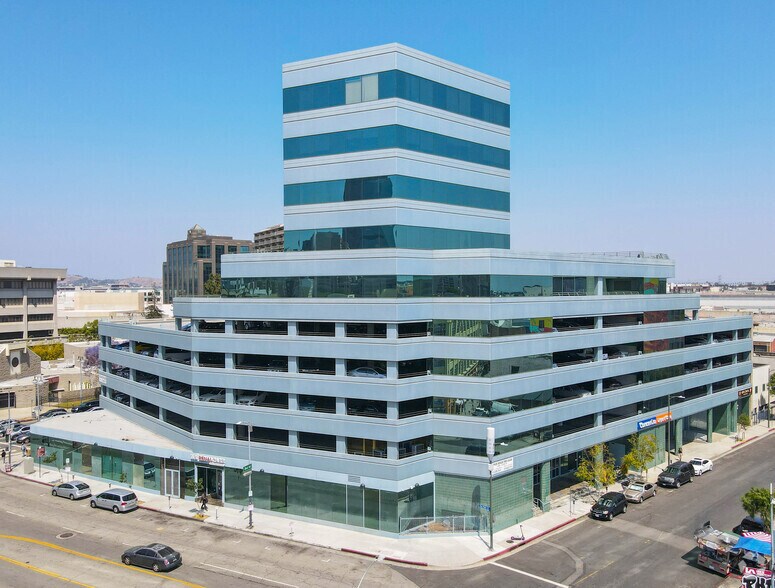 420 E 3rd St, Los Angeles, CA for lease - Building Photo - Image 1 of 28
