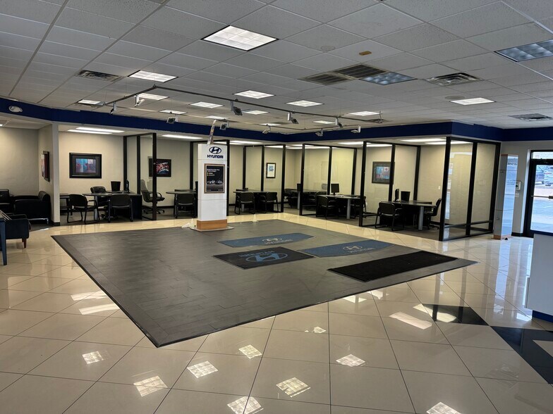 613 W I 240 Service Rd, Oklahoma City, OK à louer - Photo intérieure - Image 2 de 13