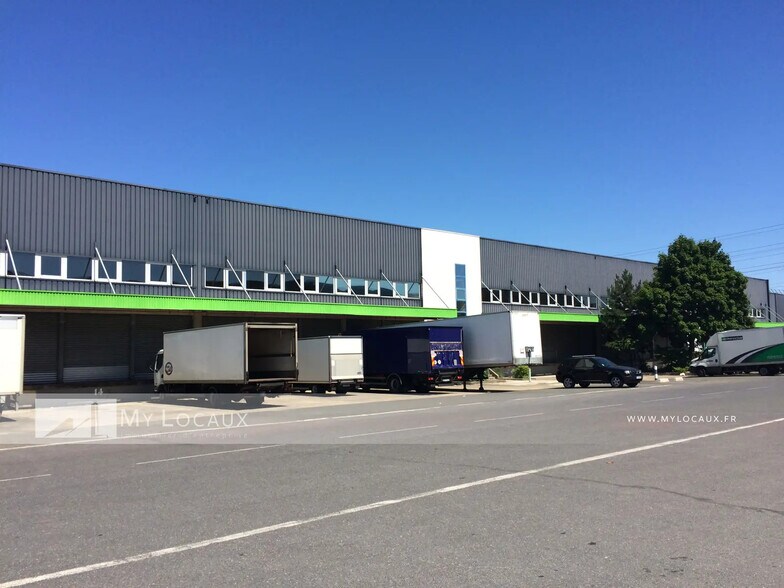 Industrial in SAINT-OUEN-L'AUMONE for lease - Building Photo - Image 2 of 3
