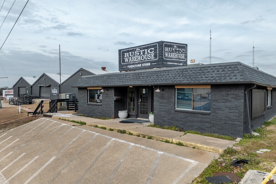 1411 S Goliad St, Rockwall, TX à louer - Photo du bâtiment - Image 2 de 6